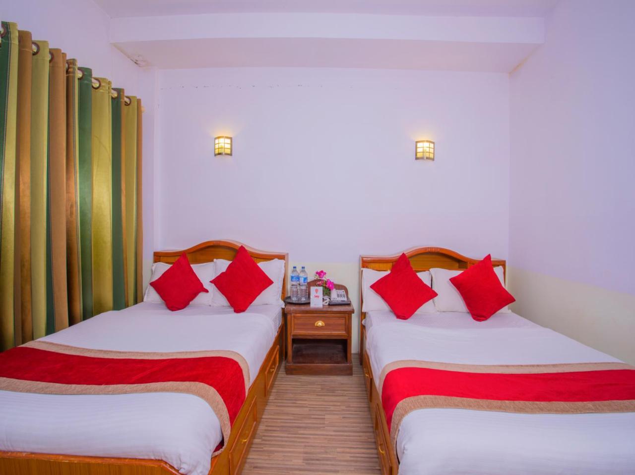 Oyo 255 White Zambala Hotel Катманду Экстерьер фото